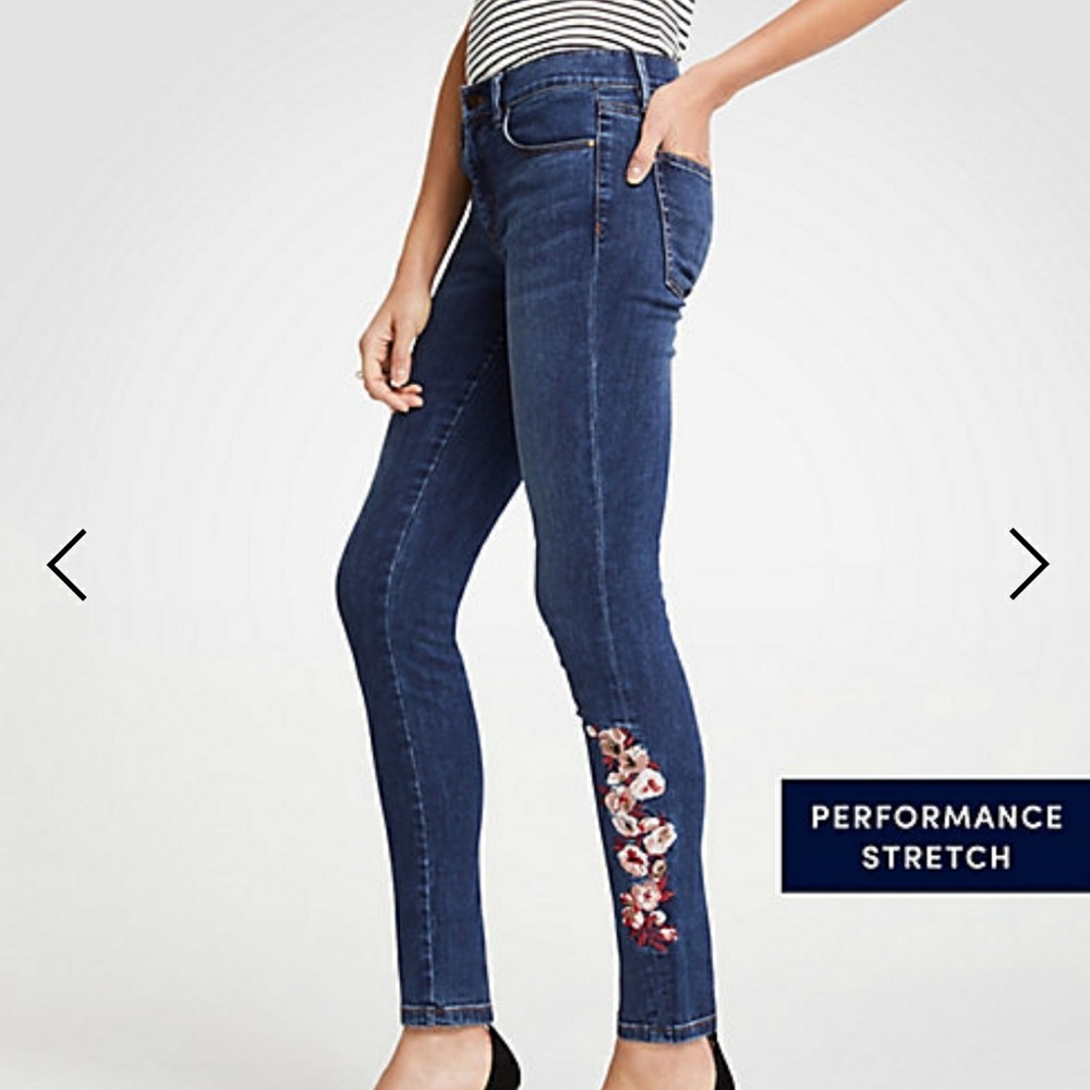 FLORAL EMBROIDERED JEANS